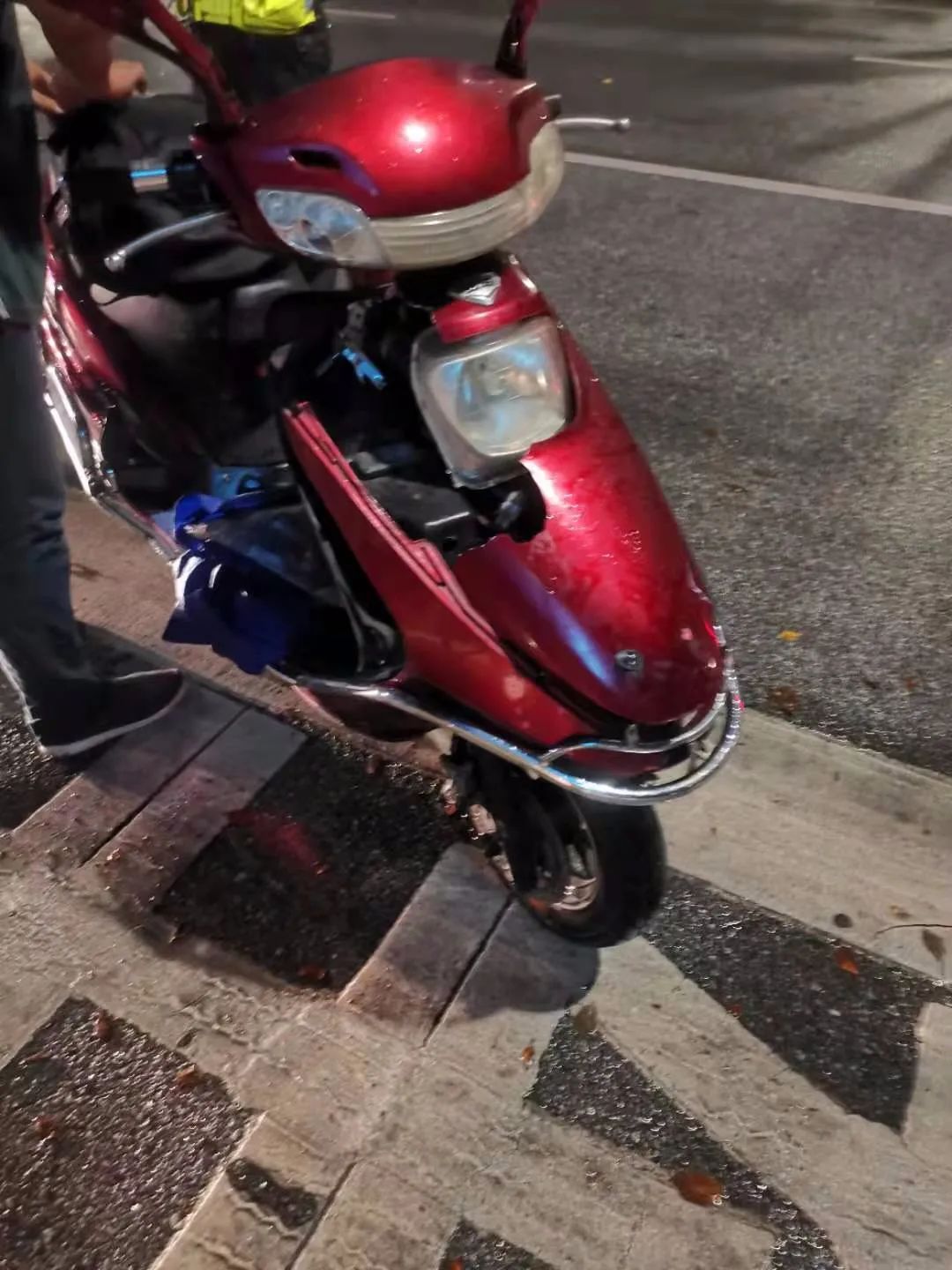 DƬ